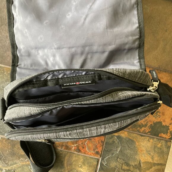 SWISS GEAR Computer Laptop Tablet Carrying Briefcase , with Fold-Over Flap, Gray - Picture 4 of 7